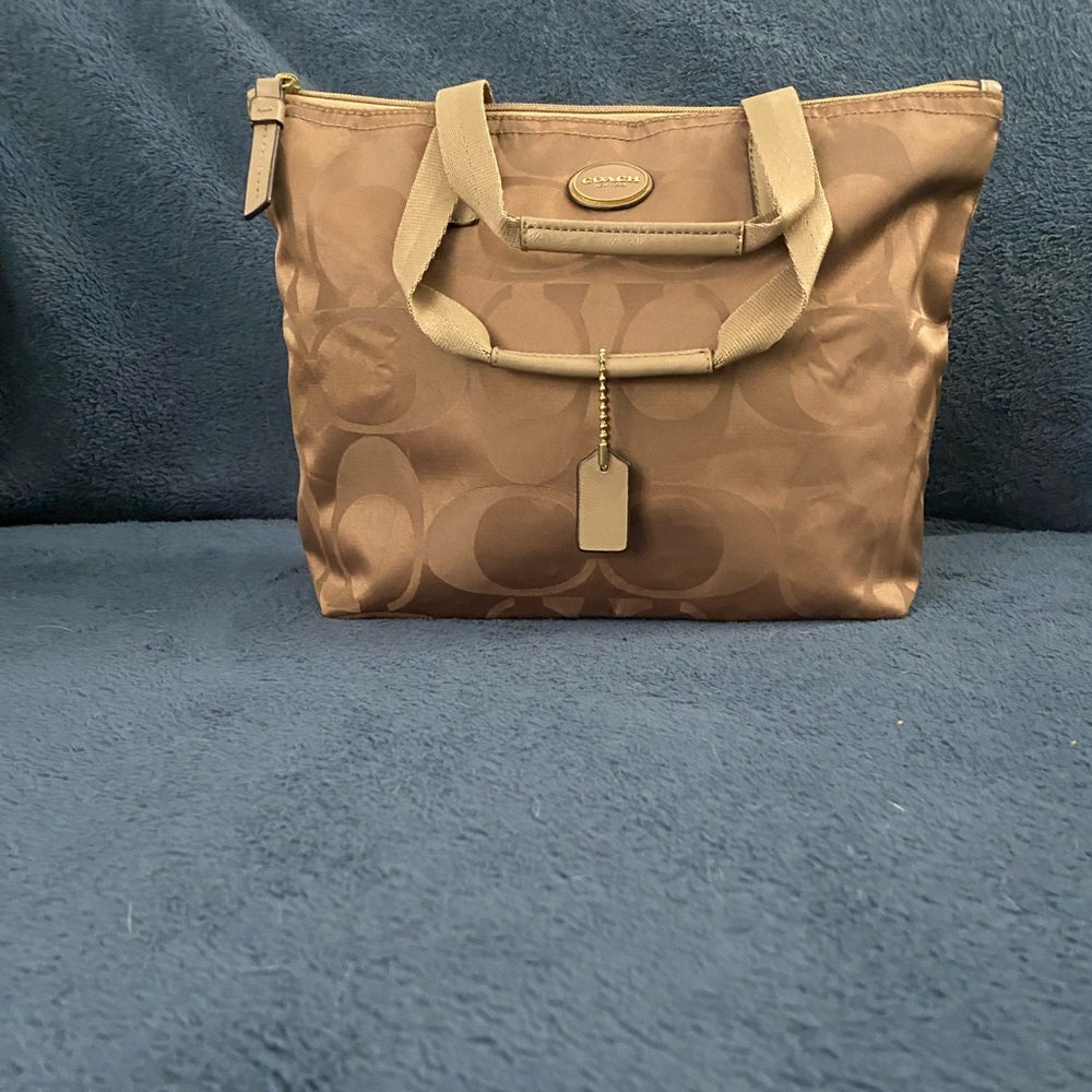Coach signature c hand bag